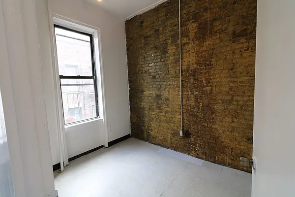 Rented by Alma Realty Corp. | media 15