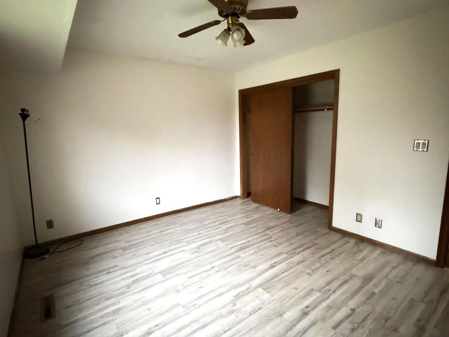 3 bed, 1016 sqft, $1,850 — Photo 3