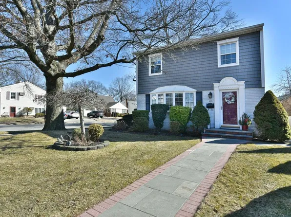 460 Old Country Road, Garden City, NY 11530