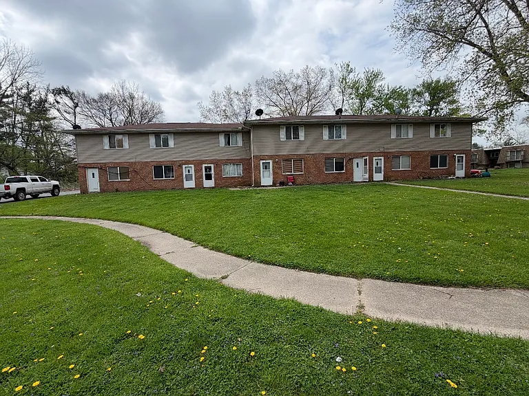 2585 Parkview St #8 — Photo 1