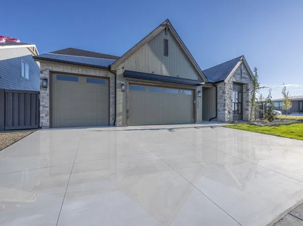 5847 S Pinpoint Way, Meridian, ID 83642