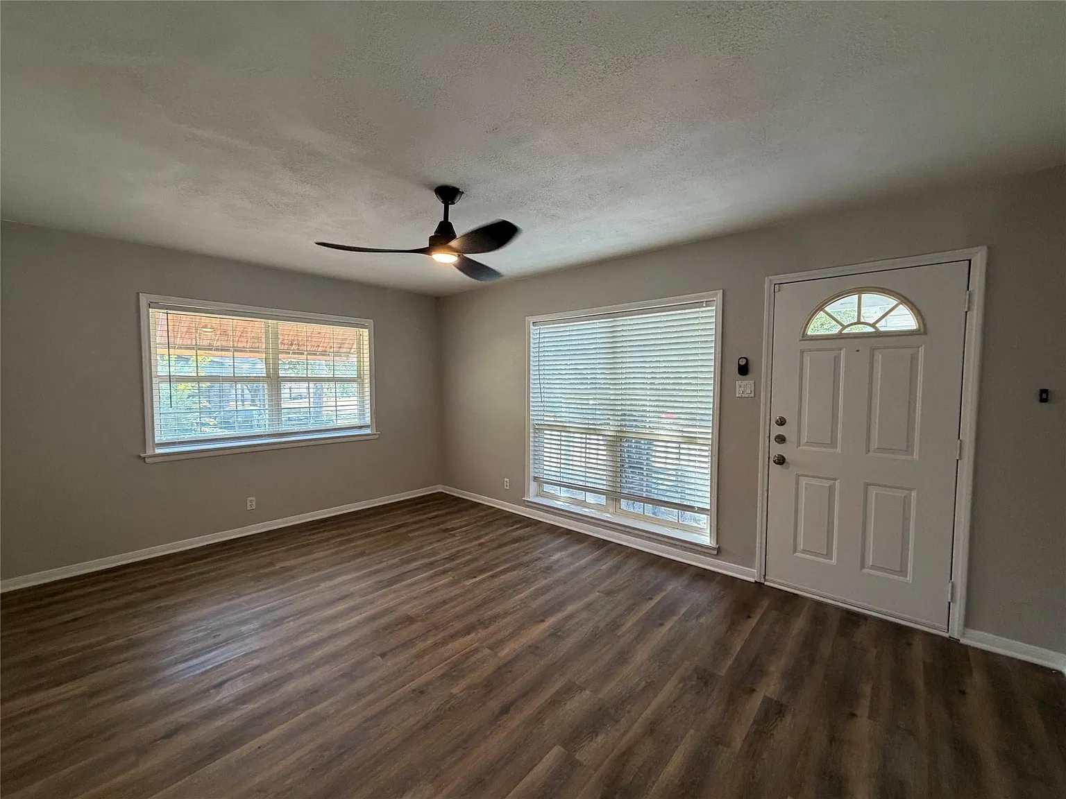 3 bed, 1264 sqft, $1,500 — Photo 2