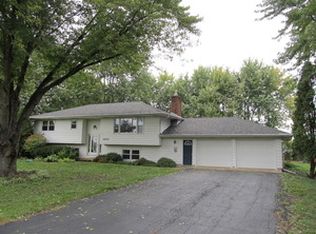 12251 N Grove Rd, Sycamore, IL 60178