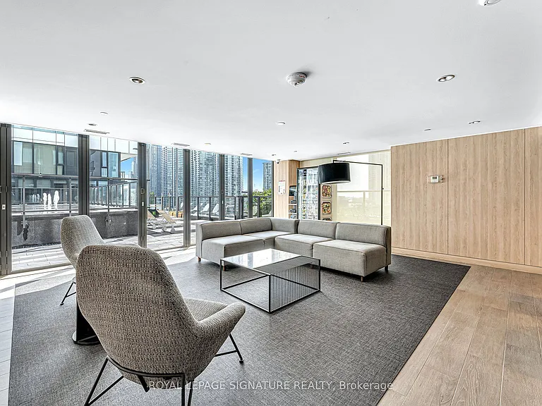 27 Bathurst St #519 — Photo 30