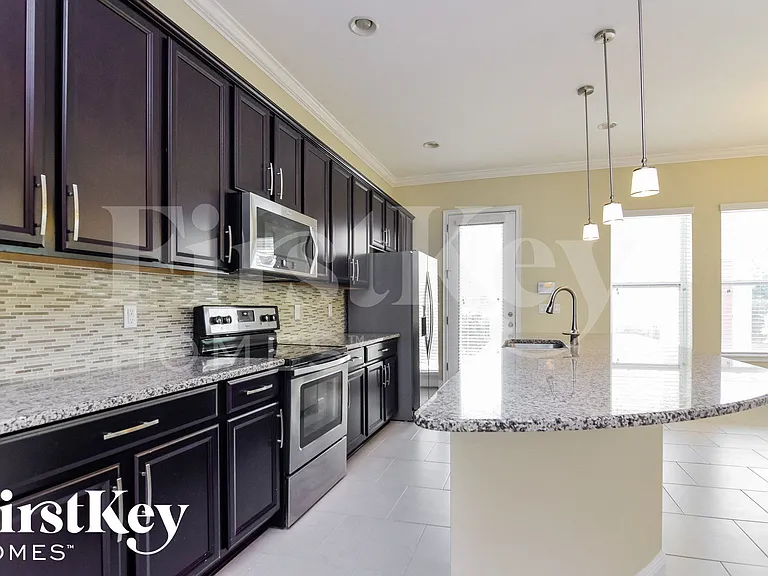 5948 Village Center Dr — Photo 6
