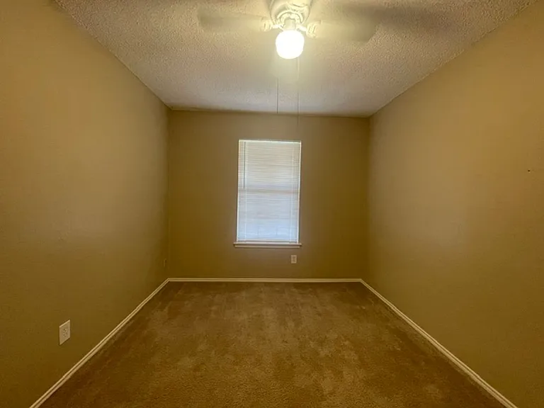 1226 W Hudgins St — Photo 24