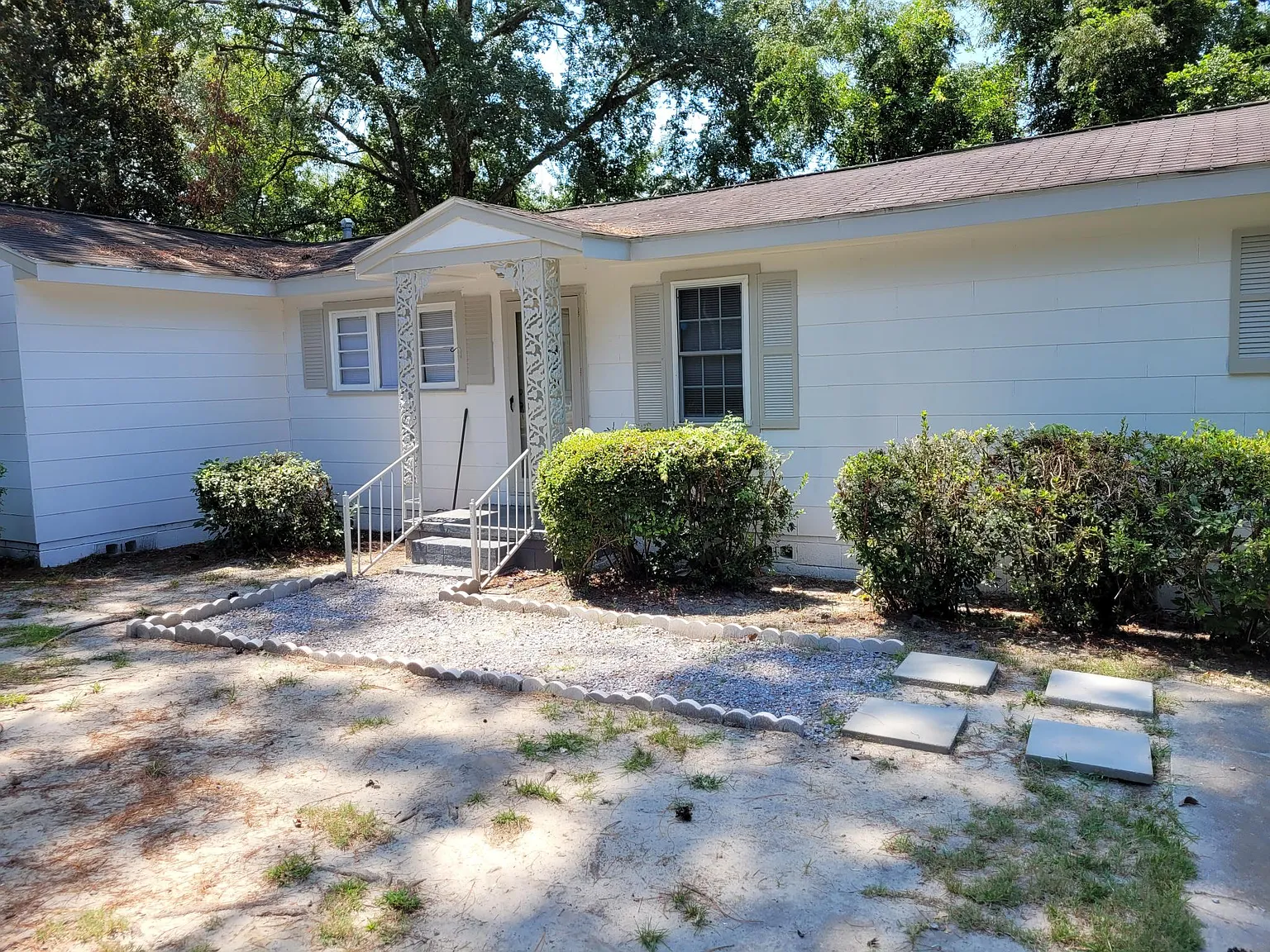 3 bed, 1194 sqft, $1,650 — Photo 2