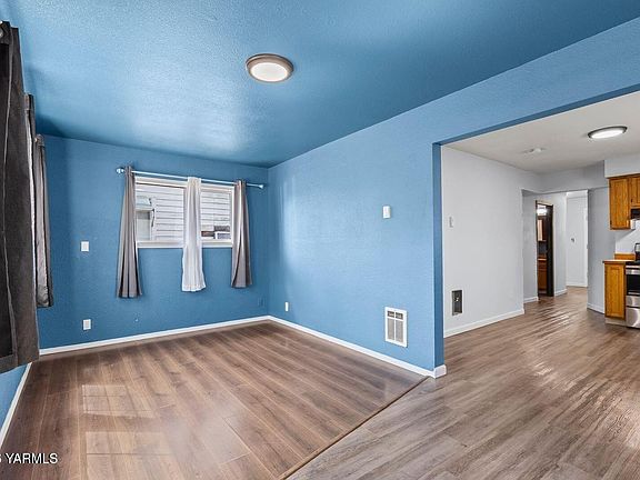 2nd image of 116 1/2 E B St