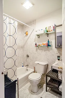 Rented by New York Realty | media 28