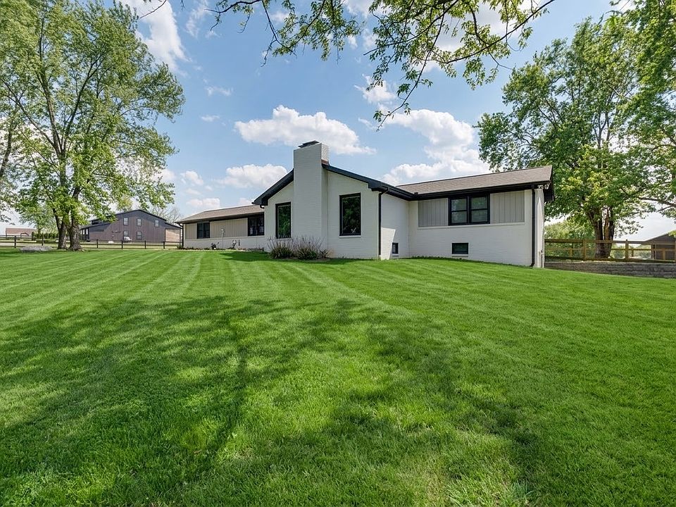 1st image of 1071 Connie Dr
