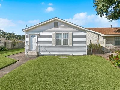 830 Colonial Club Dr, New Orleans, LA, 70123