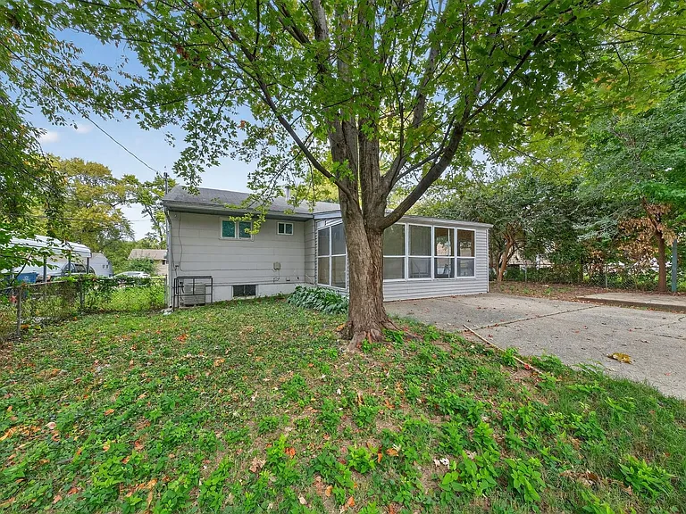 138 Grampian Rd — Photo 22