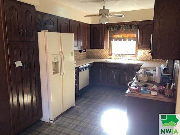 5th image of 3306 Walden Ave