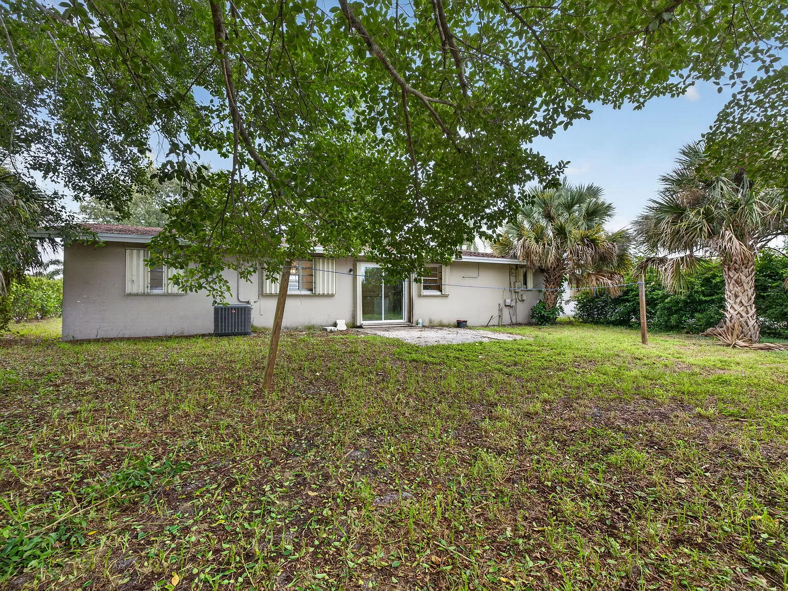 3 bed, 2.0 bath, 1344 sqft, $2,600 — Photo 2