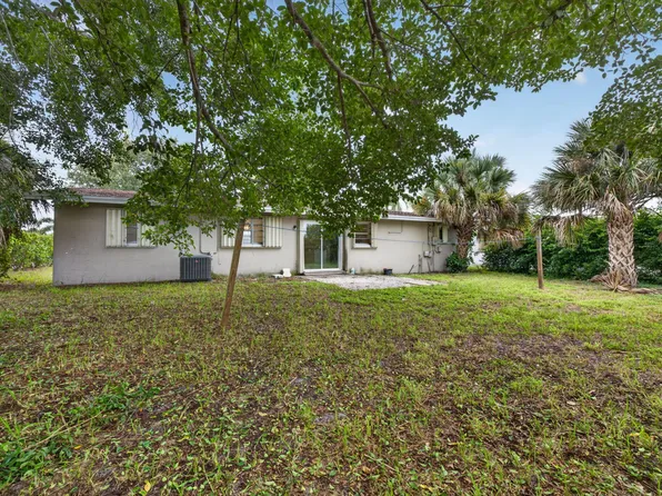913 NW 10th Terrace, Stuart, FL 34994