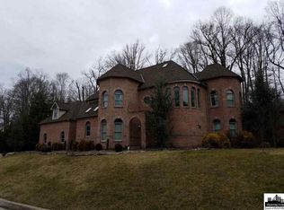 6 Windsor Dr, Huntington, WV 25705