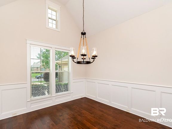 5th image of 8883 Bainbridge Dr
