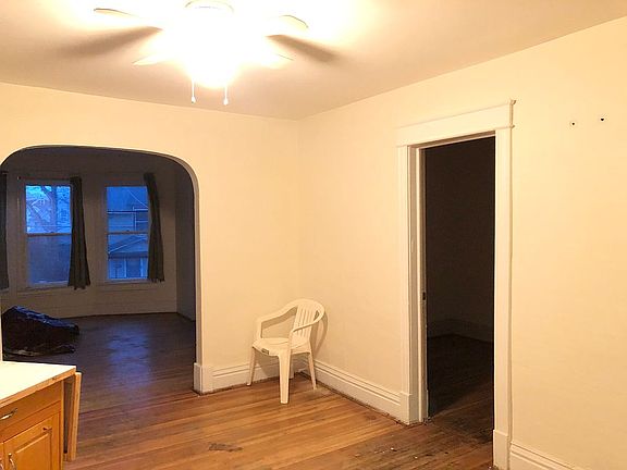 5th image of 21 Zelmer St