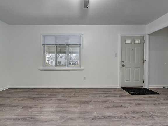 3rd image of 23332 Roger Dr