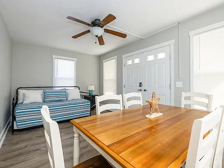 17 Pleasant Ave — Photo 3