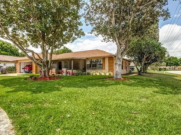 8996 Angelica Dr — Photo 2