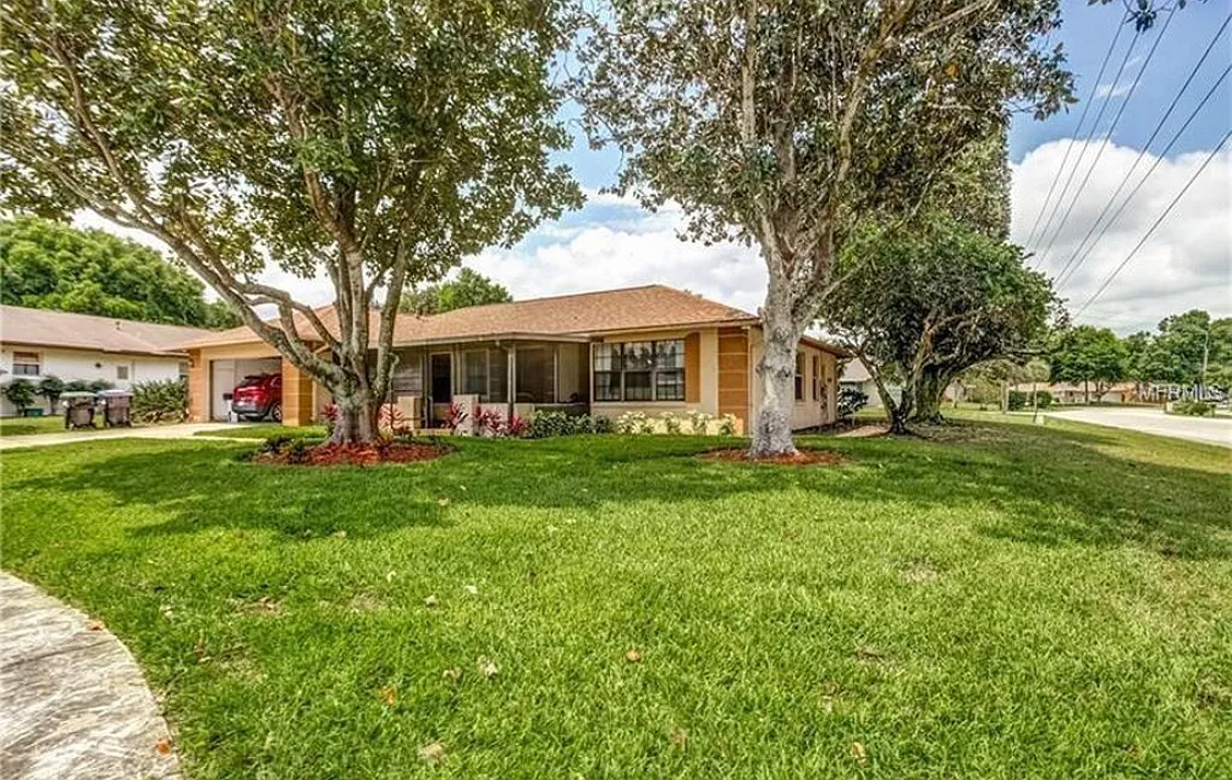 Building Photo - 8996 Angelica Dr