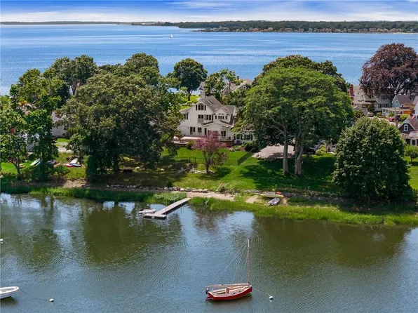 1090 Buttonwoods Ave, Warwick, RI 02886