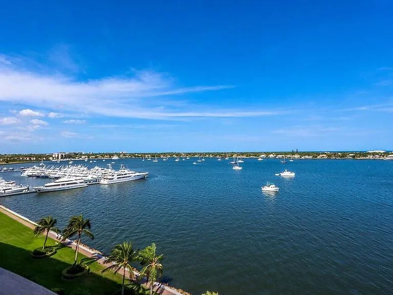 130 Lakeshore Dr #923 — Photo 24