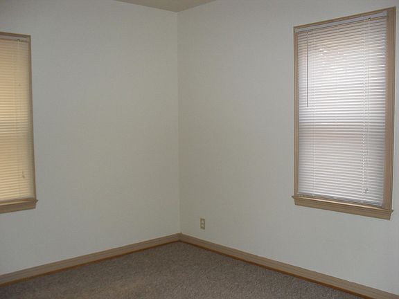 4th image of 802 N 8th St