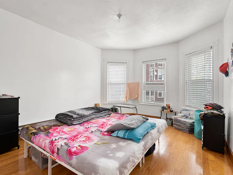 78 Hillside St #1L — Photo 5