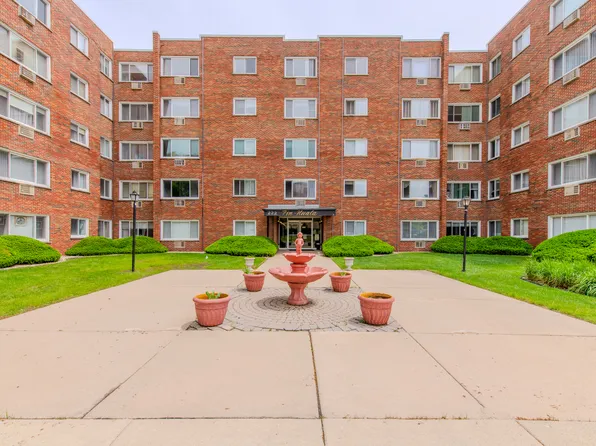222 Madison St Unit 210, Joliet, IL 60435
