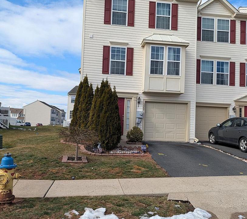 1st image of 3207 Orchard View Rd