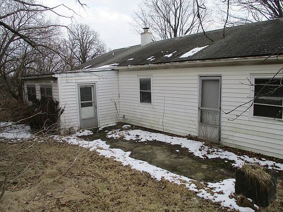 4th image of 192 Colonial Dr