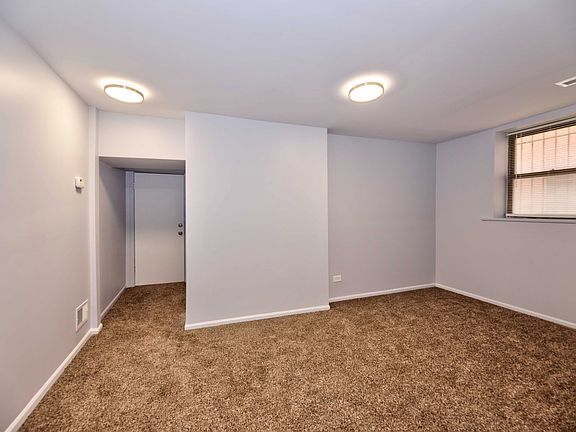 3rd image of 5019 S Drexel Blvd #Gc