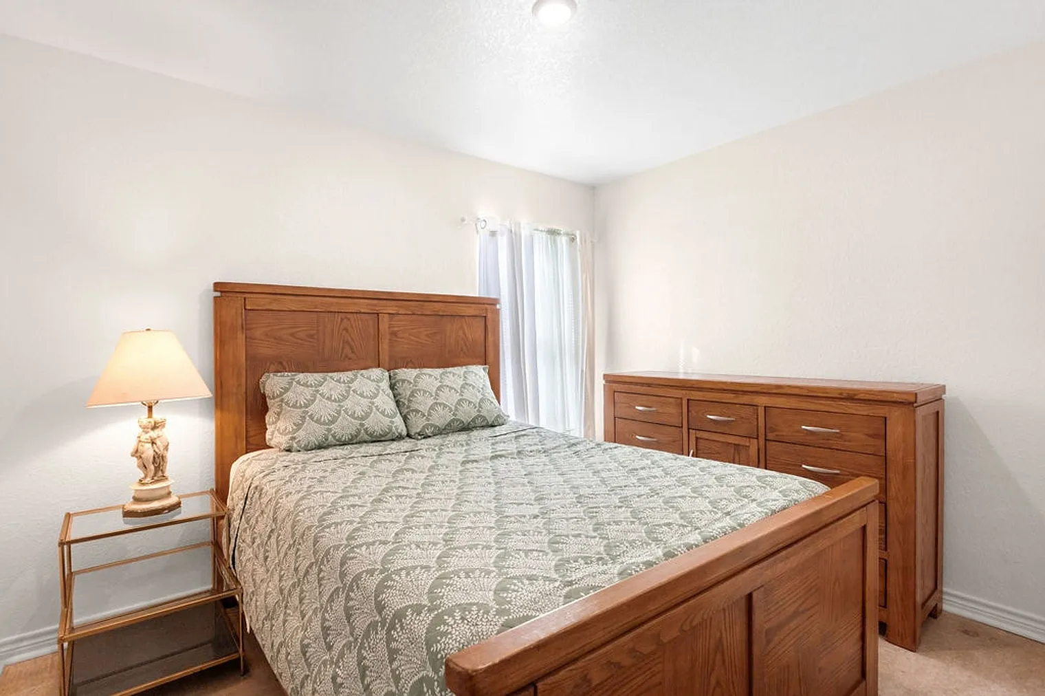 3 bed, 2.0 bath, 1291 sqft, $3,561 — Photo 3