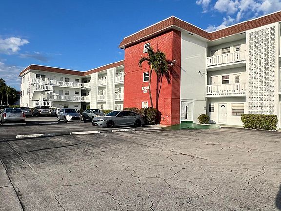 4th image of 1380 NW 43rd Terrace #208