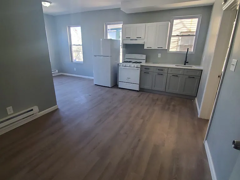 188 Scheerer Ave — Photo 3