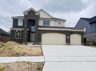 47077 Hidden Meadows Dr, Macomb, MI 48044