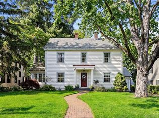 76 Bainbridge Rd, West Hartford, CT 06119
