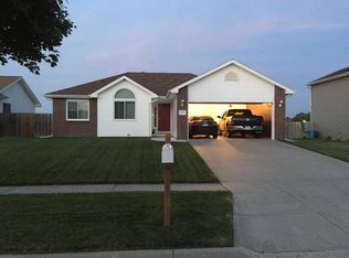 1828 SW 33rd St, Lincoln, NE 68522