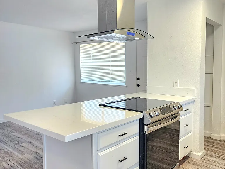 2236 Peach Ave #4 — Photo 10