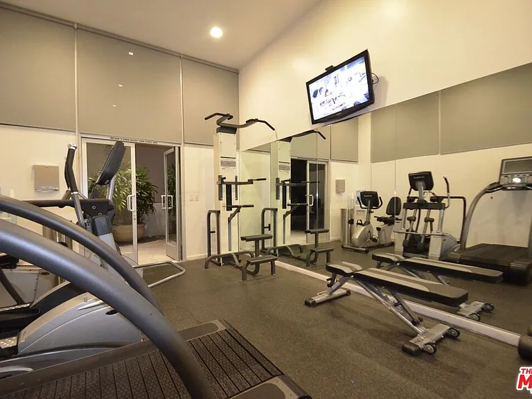 999 N Doheny Dr #904 — Photo 26