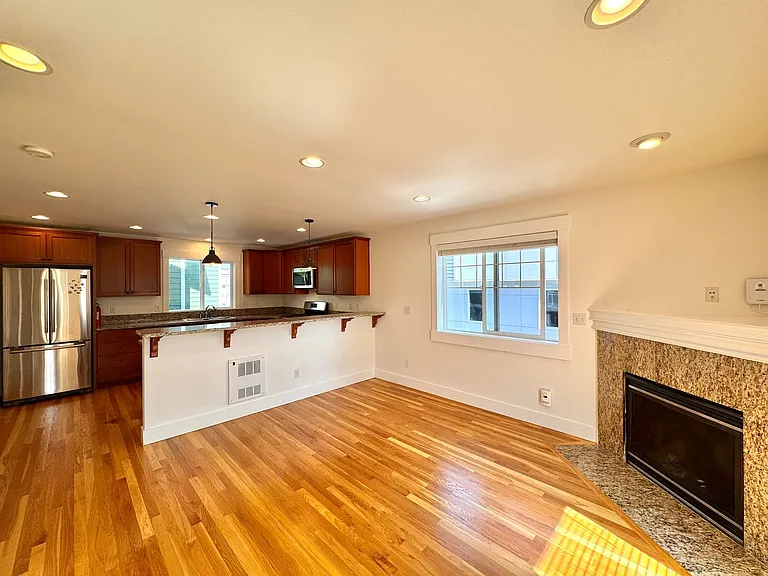 750 N 92nd St — Photo 11
