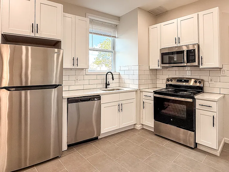 296 Wyoming Ave #2A — Photo 6