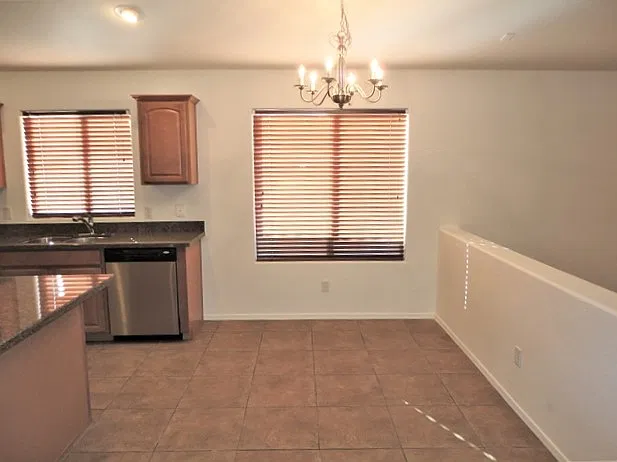 3 bed, 2.0 bath, 1852 sqft, $2,110 — Photo 4