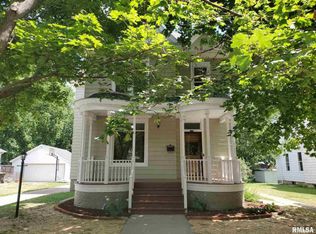 115 S Pine St, Washington, IL