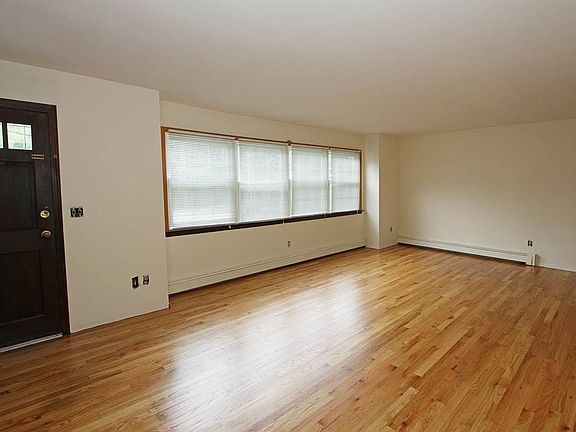 4th image of 19 Johnston Ave