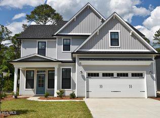 24 E Kiln Road, Hampstead, NC 28443