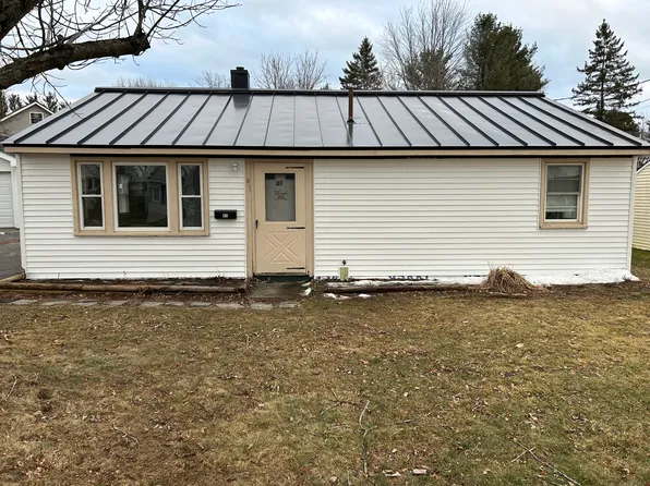 41 Jowett St, Bangor, ME 04401