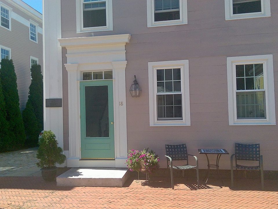 18 Starr Street New London